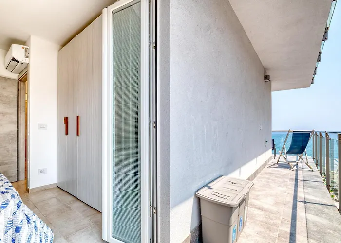 Lanterne Luxury * Borghetto Santo Spirito