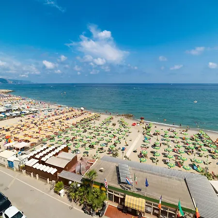 Lanterne Luxury 博尔盖托桑托斯皮里托