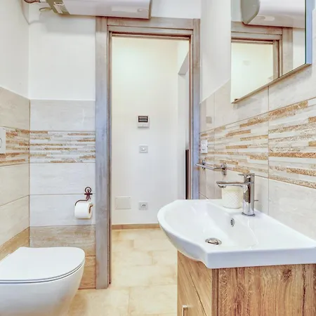 Lanterne Luxury בורגטו סנטו ספיריטו